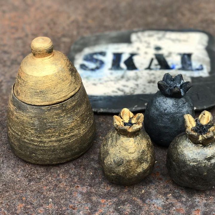 Rakubränd  keramik ask skulpturer tavla Lena Skoglund Halmstad